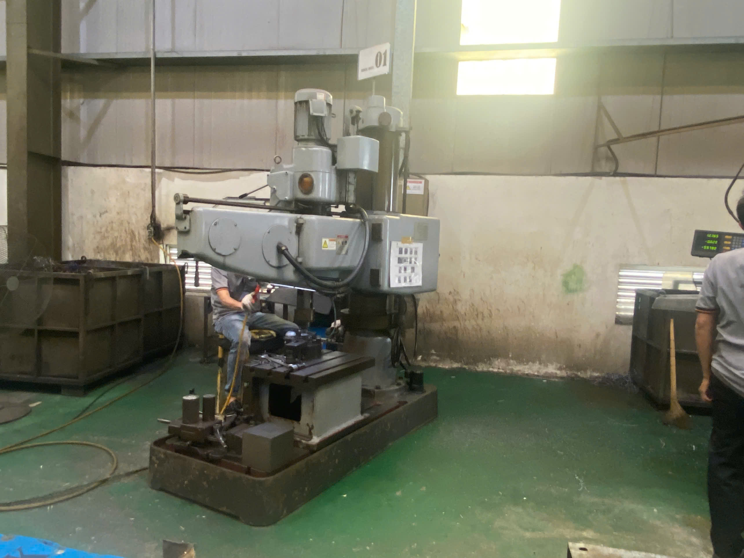 Radial drill machine.jpg